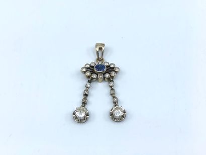 PENDENTIF 
en or gris 750° serti de diamants...