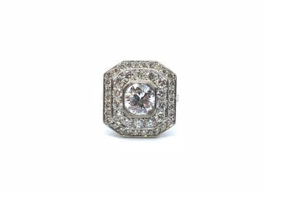 BAGUE 
en or gris 750°ornée d'un diamant...