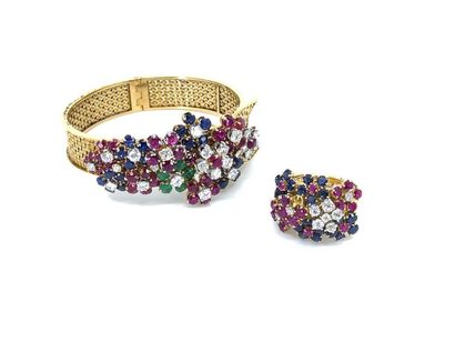 PARTIE de parure dans le goût de Van Cleef...