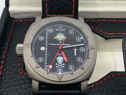 MONTRE de plongée Forces sous marines (Dolphin)
Mouvement...