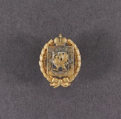 TRICENTENAIRE DES ROMANOV 1913.
Insigne en...