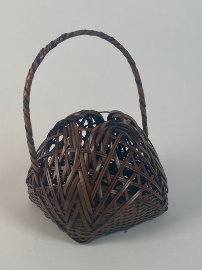 JAPAN - 20th century.

Light bamboo hanakago,...