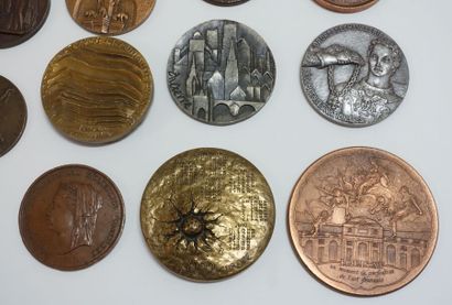 Important set of seventy-five bronze medals,...