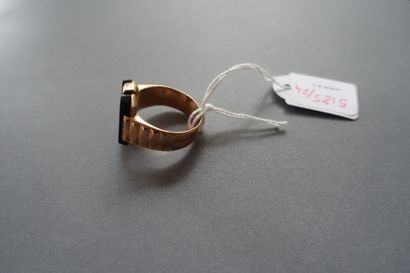 Ring in 750 thousandths gold, decorated with...