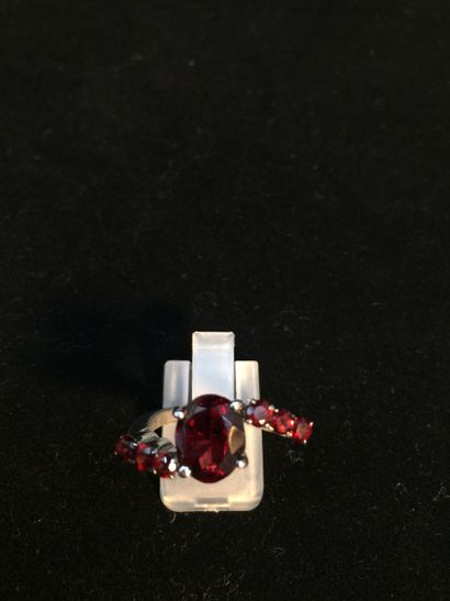 Costume jewellery set including five rings,...