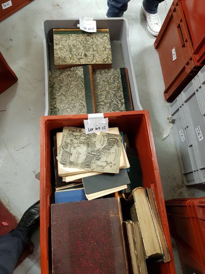 Fort lot de livres divers (manette) x2
