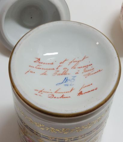 Lot de céramiques diverses, assiettes, soupière,...
