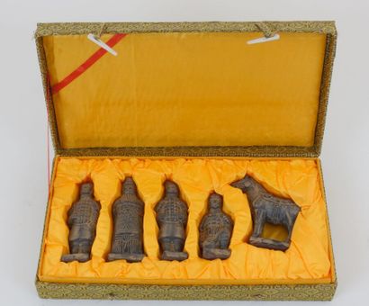 CHINA. 

Five subjects.

Patinated terracotta.

In...