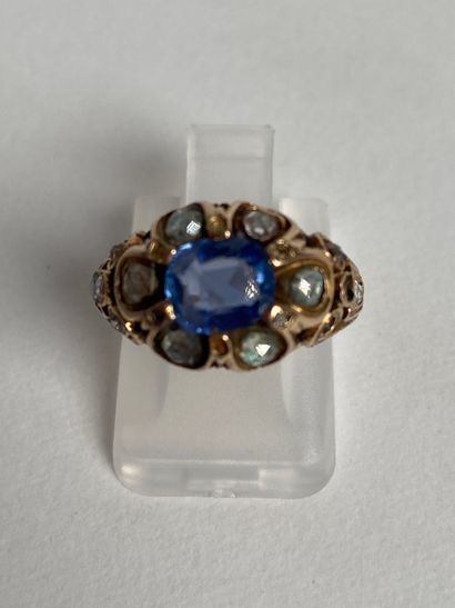 585 thousandths yellow gold ring set with...