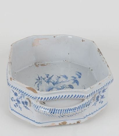 NEVER.

Octagonal planter with two handles,...