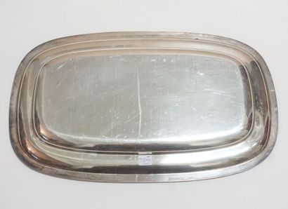 Four quadrangular dishes (sides: 36 cm) and...