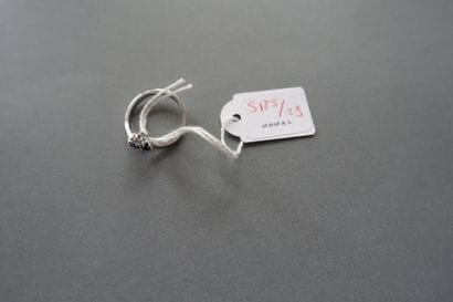 750 thousandths white gold and platinum ring...