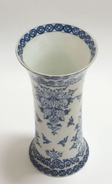 Lot de céramiques diverses, assiettes, soupière,...