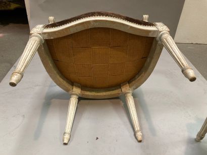 Réunion de quatre fauteuils cabriolet à dossier...