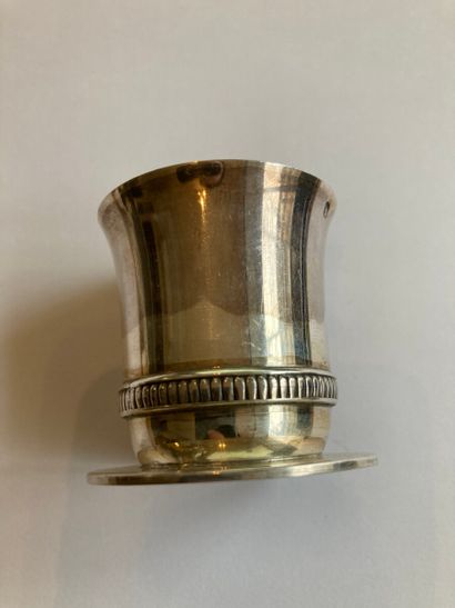 Silver lot comprising:

A kettledrum, a napkin...