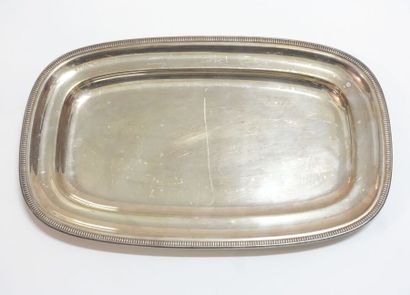 Four quadrangular dishes (sides: 36 cm) and...