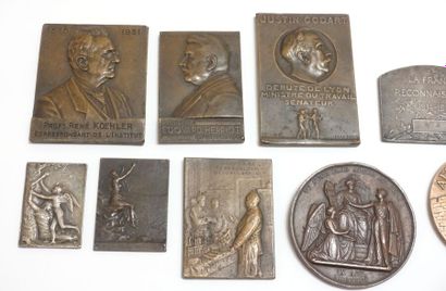 Important set of seventy-five bronze medals,...
