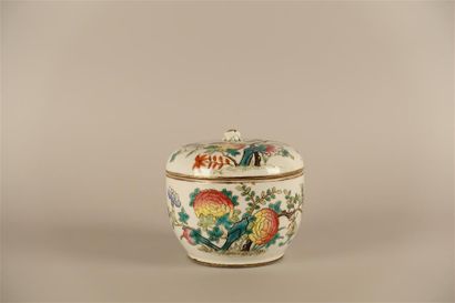 Covered porcelain pot with polychrome decoration...