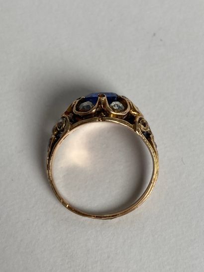 585 thousandths yellow gold ring set with...