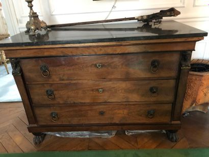 Mahogany and mahogany veneer chest of drawers...