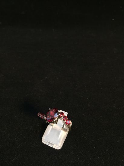 Costume jewellery set including five rings,...