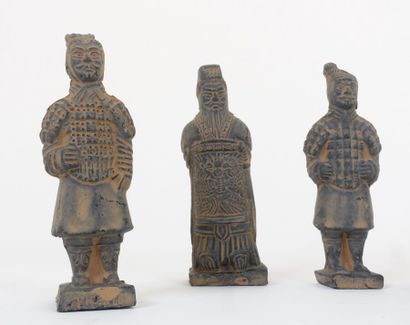 CHINA. 

Five subjects.

Patinated terracotta.

In...