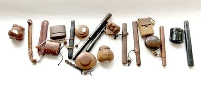 Kizeruzutsu.

JAPAN - Early 20th century.

Set...