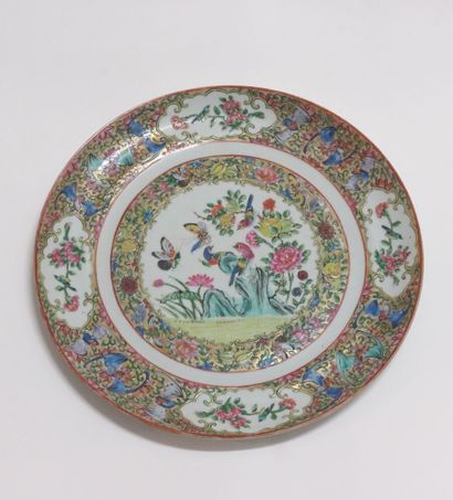 Lot de céramiques diverses, assiettes, soupière,...