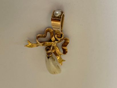 Pendant knot in yellow gold 750 thousandths...