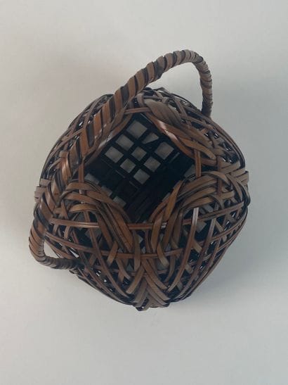 JAPAN - 20th century.

Light bamboo hanakago,...
