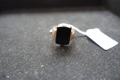 Ring in 750 thousandths gold, decorated with...