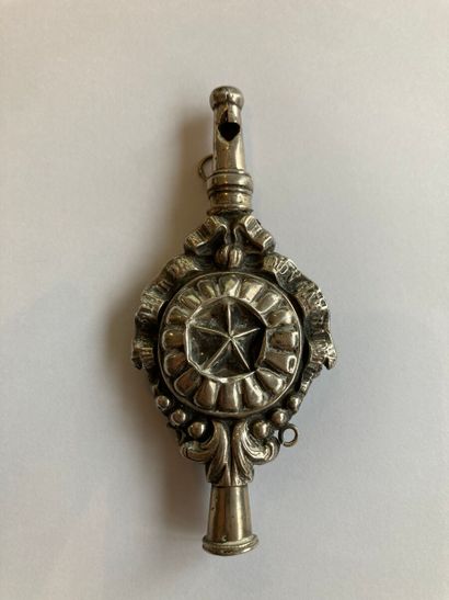 Silver lot comprising:

A kettledrum, a napkin...