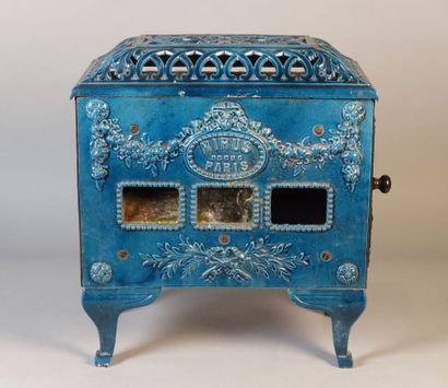 SINGER sewing machine and small blue enamelled...