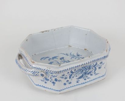 NEVER.

Octagonal planter with two handles,...