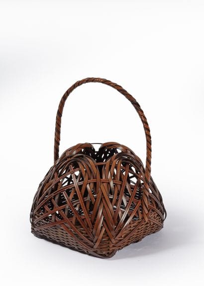 JAPAN - 20th century.

Light bamboo hanakago,...
