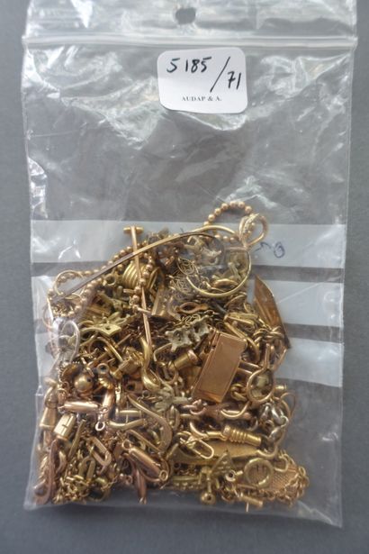 Debris gold.

Gross weight: 144.1 g.