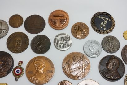 Important set of seventy-five bronze medals,...