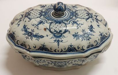 Lot de céramiques diverses, assiettes, soupière,...