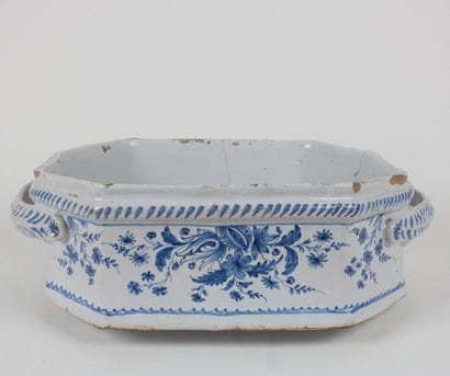 NEVER.

Octagonal planter with two handles,...