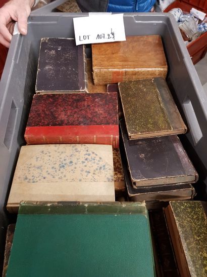 Fort lot de livres (manette)