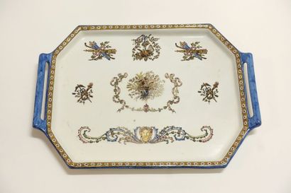 GIEN.

Octagonal tray with two handles on...