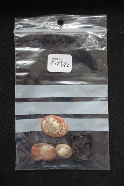 Important batch of imitation and ornamental...