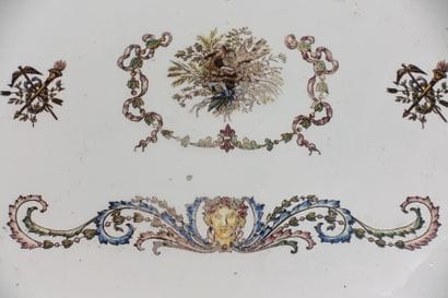 GIEN.

Octagonal tray with two handles on...