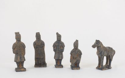 CHINA. 

Five subjects.

Patinated terracotta.

In...