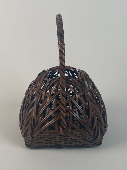 JAPAN - 20th century.

Light bamboo hanakago,...