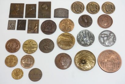 Important set of seventy-five bronze medals,...