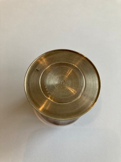 Silver lot comprising:

A kettledrum, a napkin...