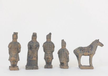CHINA. 

Five subjects.

Patinated terracotta.

In...