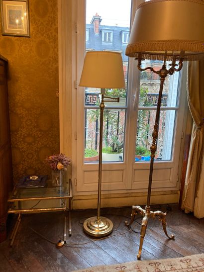 Réunion d'un lampadaire, d'une liseuse et...