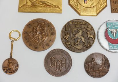 Important set of seventy-five bronze medals,...